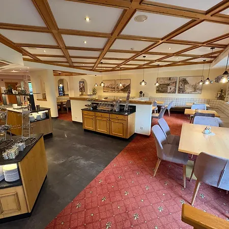 Garni Rifflsee 皮茨河谷圣莱昂哈德