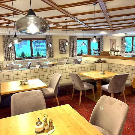 Garni Rifflsee Hotel Sankt Leonhard im Pitztal