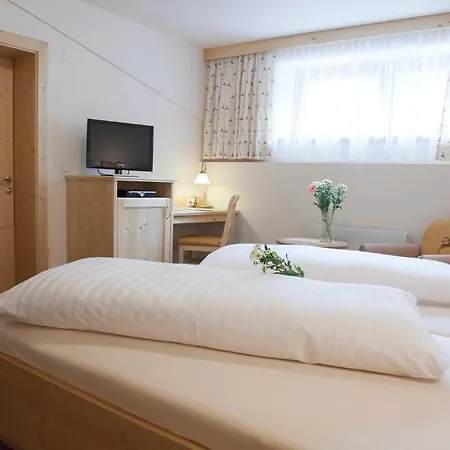 Hotel Garni Rifflsee Sankt Leonhard im Pitztal
